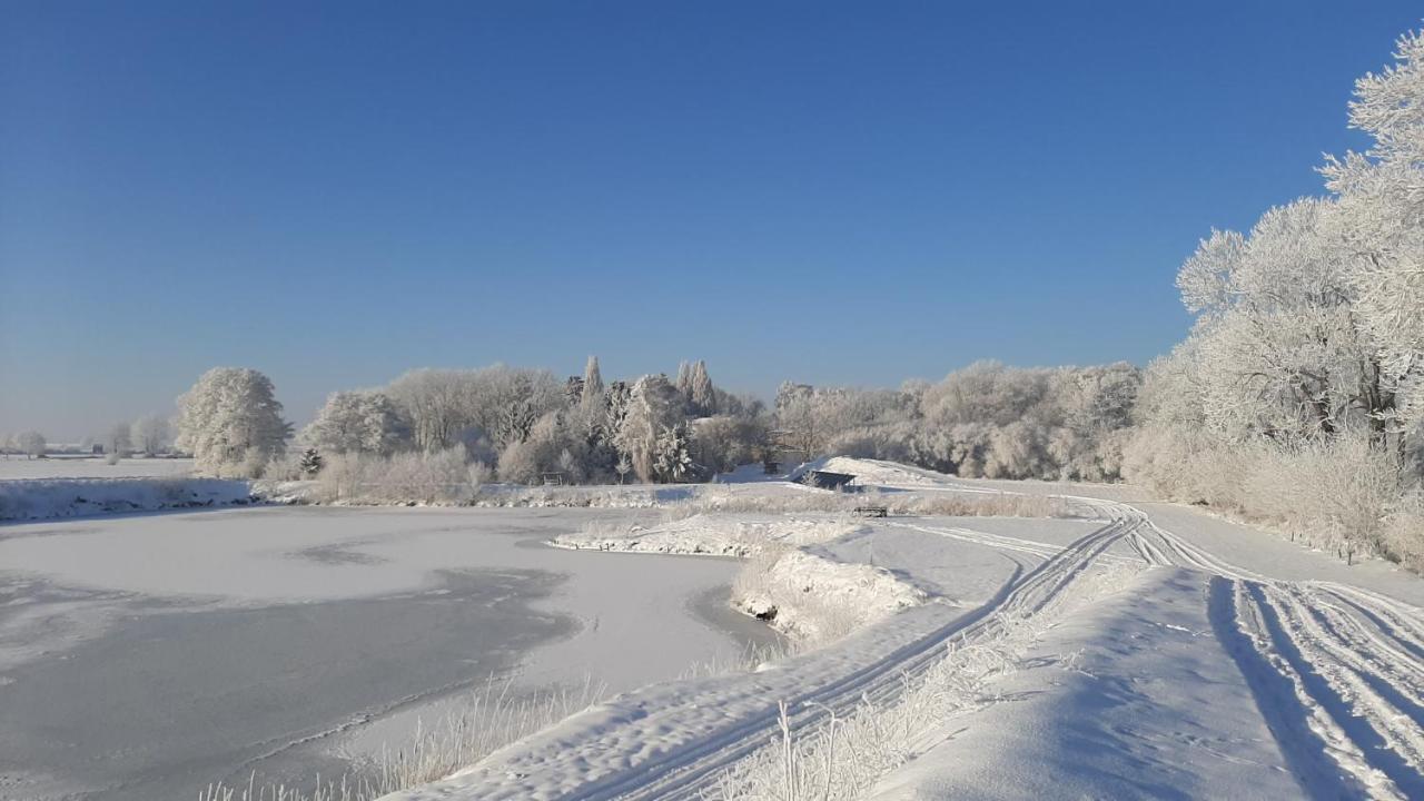 Orzechowy Dworek โนวี ดวูร์ กดันสกี ภายนอก รูปภาพ
